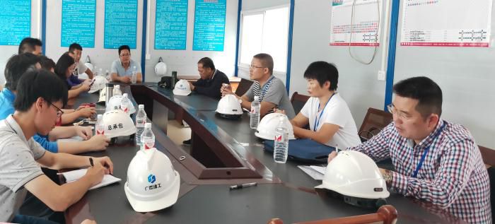 5检查反馈聚会现场 陆仁海 摄700.jpg