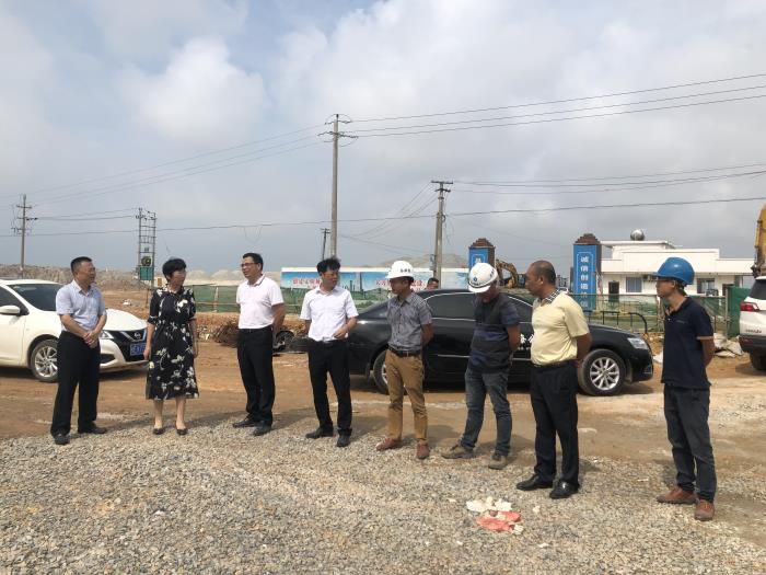 3视察项目现场。。。卢丽君 摄700.JPG