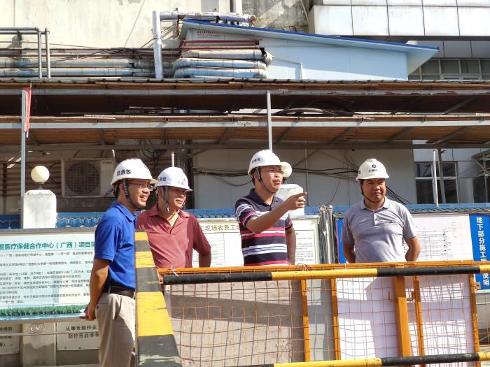 3检查现场。。。。。杨积振 摄700.jpg