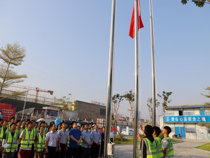 7升旗仪式。。。杨钰 摄700.JPG