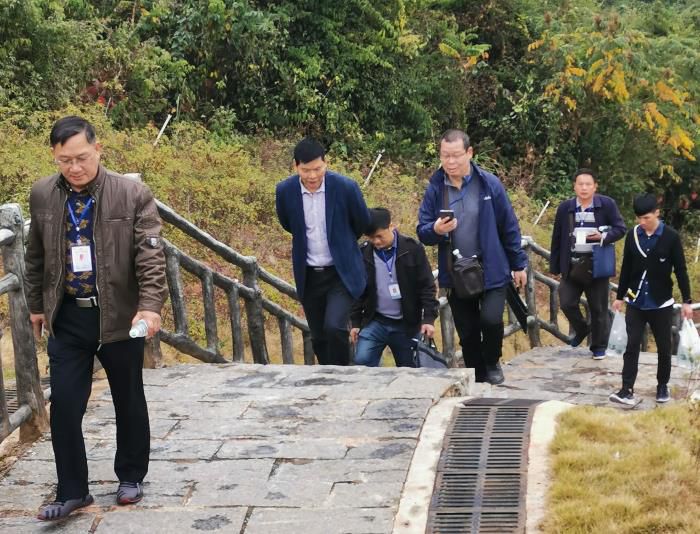 1.检查组深入现场检测。。苏小智摄700.jpg
