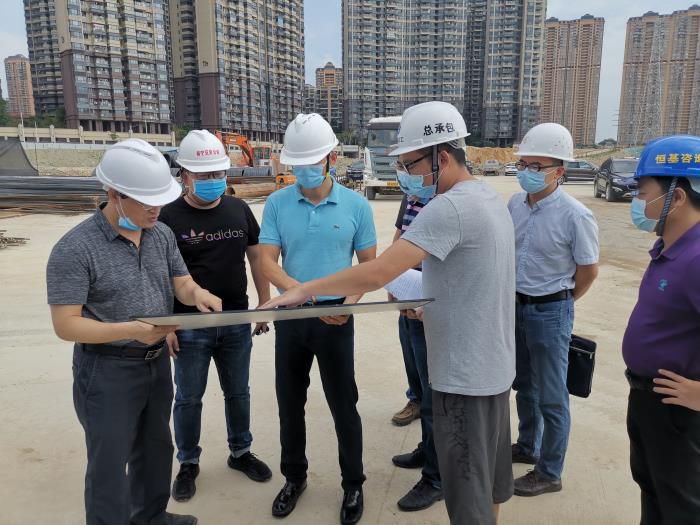 2.1调研现场。。。。潘治昆 摄700.jpg