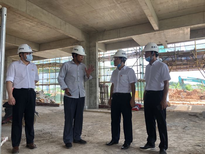 调研现场。。莫光富 摄.jpg