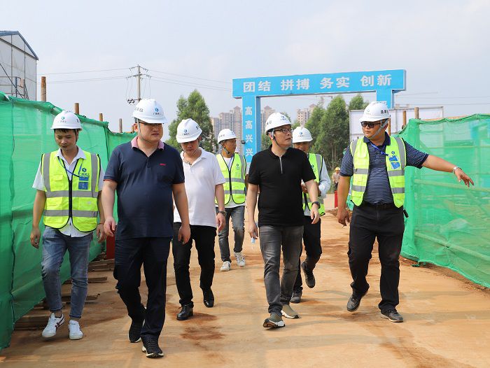 检查现场。。侯健杰 摄 (3).JPG