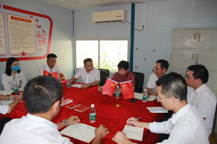 聚会现场。。。。。。邓灿滨 摄.JPG