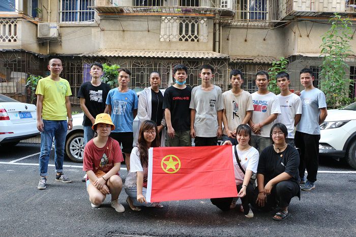 合影留念。。。。。郑诗宝 摄.JPG