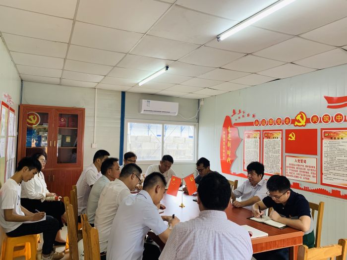 18座谈会现场。。。。。；；；；畦￡仙.jpg