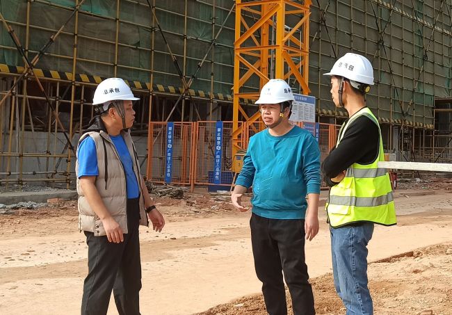 13深入现场审查。。。。。林子薇 摄.jpg