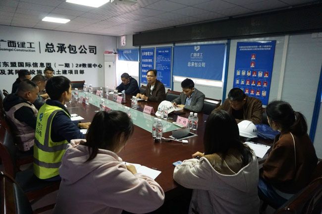 （备选 原图）聚会现场。。谢微旋 摄.jpg