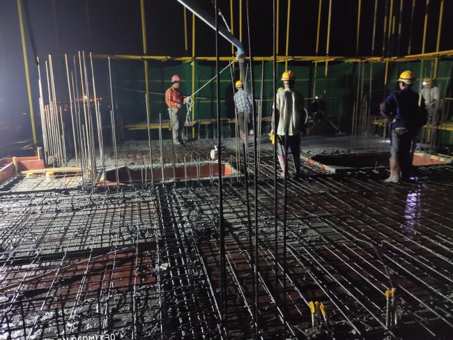 1浇筑混凝土现。。。。。。ㄐ尥迹1.jpg