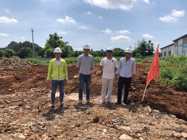 3 创优夺杯先锋队在项目现场。。。。。卢美宇 摄.jpg