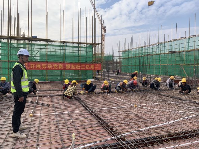 劳动竞赛现场。。杨祯文 摄.jpg