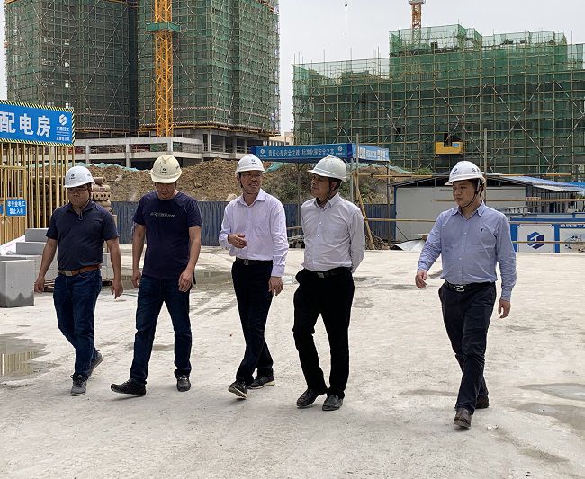 检查现场。。。。。 顾家辉 摄（修图）.jpg