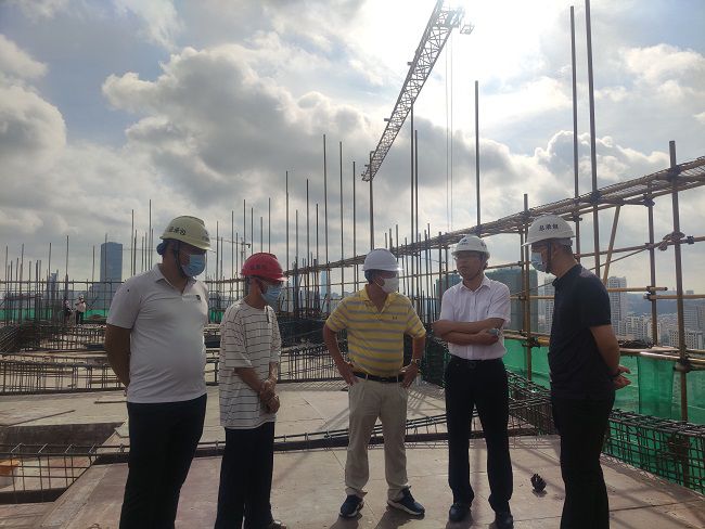 检查现场。。。。卢文清 摄（修图）.jpg