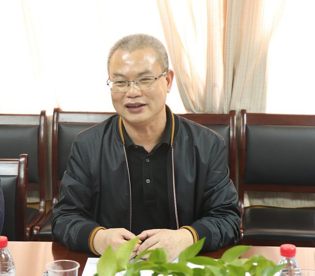 邓少新在会上作总结讲话。。。。。（修图） 周煜川 摄.jpg