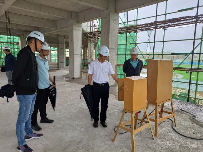 邓少新带队到广西工业职业手艺学院项目检查。。。。。。龙兆开 摄（修图）.jpg