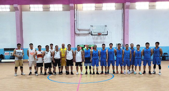 合影留念。。。。。陆勤 摄（修图）.jpg