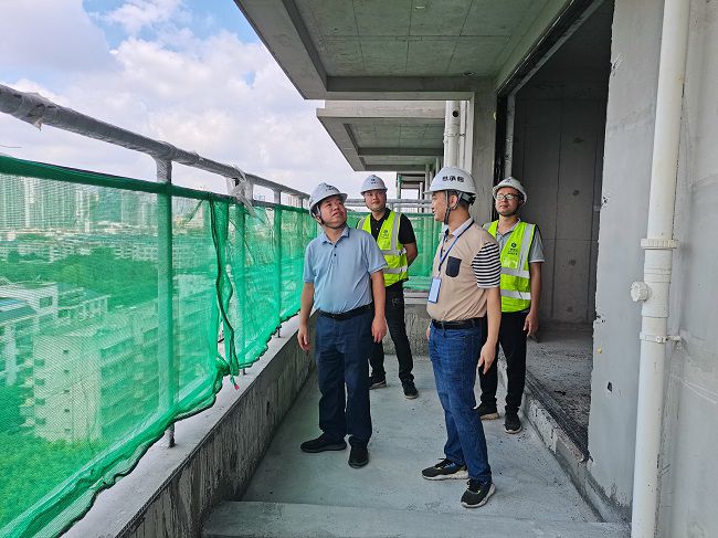 岑廷义深入项目现场检查事情进度。。。。谢秋云 摄（修图）.jpg