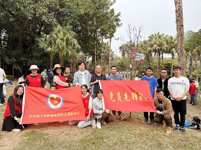 与主理方合影留念。。。。周煜川 摄（修图）1.jpg