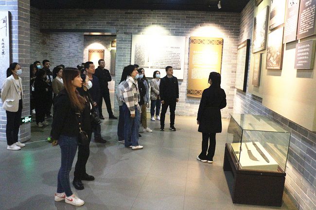 旅行现场。。张钊林 摄（修图） (2).jpg