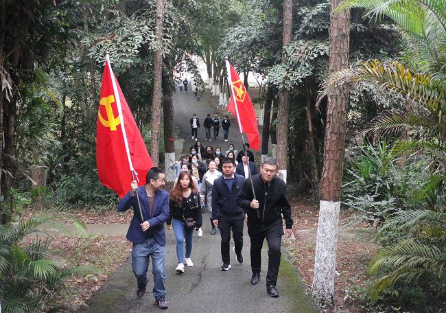 徒步走。。张钊林 摄（修图）.jpg