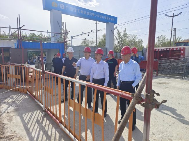 刘威力在现场调研指导。。林鹏飞 摄（修图）.jpg