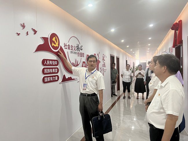 旅行党建文化长廊。。。卢丽君 摄（修图）.jpg