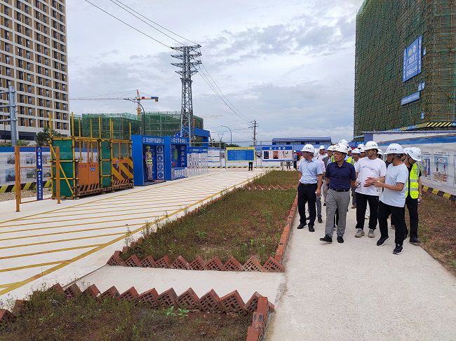 观摩项目现场。。唬黄宝生 摄（修图）.jpg