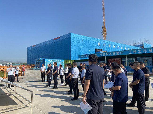 检查现场。。。。。。潘扬 摄（修图）.jpg